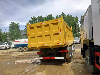 Camião basculante SINOTRUK HOWO: foto 5