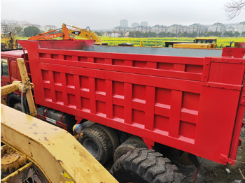 Camião basculante SINOTRUK HOWO: foto 2