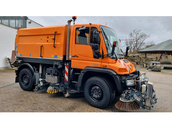 Varredora urbana UNIMOG U400