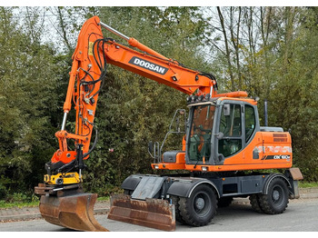 Escavadeira de rodas DOOSAN DX160W