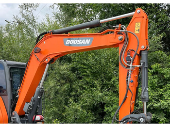 Leasing de  Doosan DOOSAN DX57W *ROTOTILT* 2200 Motogodzin JAK NOWA KOPARKA KOŁOWA STAN PERFEKCYJNY SPROWADZONA Doosan DOOSAN DX57W *ROTOTILT* 2200 Motogodzin JAK NOWA KOPARKA KOŁOWA STAN PERFEKCYJNY SPROWADZONA: foto 4