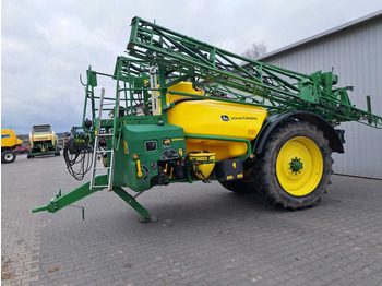 Pulverizador de arrastar JOHN DEERE