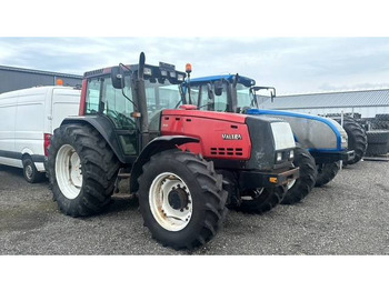 Trator VALTRA 8450