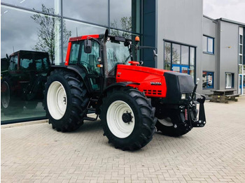Trator VALTRA