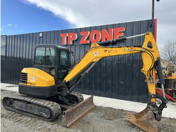 Mini escavadeira BOBCAT E50