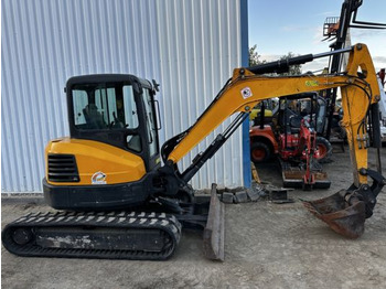 Mini escavadeira BOBCAT E50