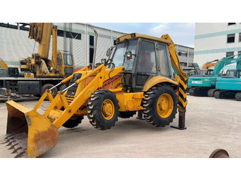 Retroescavadeira JCB 3CX