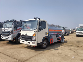 Caminhão tanque novo SINOTRUK Light Fuel Tanker [alternative: Dongfeng]: foto 4
