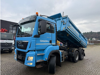 Camião basculante MAN