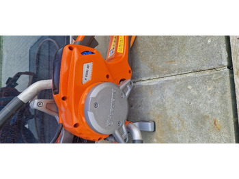 Ferramenta/ Equipamento HUSQVARNA