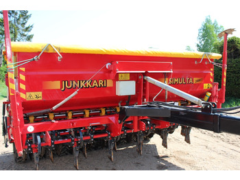 Semeadora combinada Junkkari Simulta 3000T - Siisti! Heinänsiemenlaite ja kiekkovantaat takana: foto 2