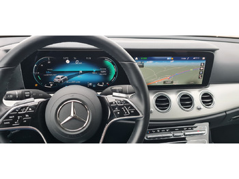 Automóvel MERCEDES-BENZ