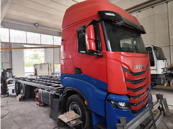 Camião de caixa aberta/ Plataforma IVECO S-WAY