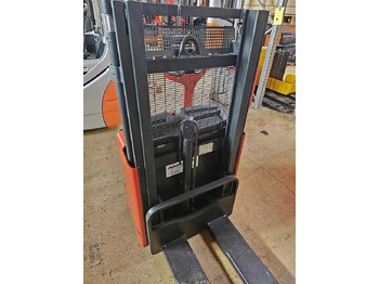 Stacker Linde L12: foto 3