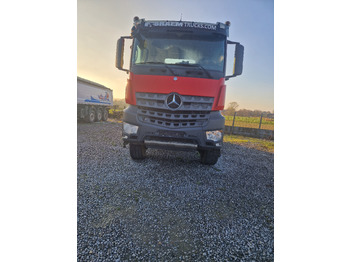 Camião transportador de contêineres/ Caixa móvel MERCEDES-BENZ Aroc: foto 2