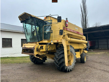 Ceifeira debulhadora NEW HOLLAND TX36