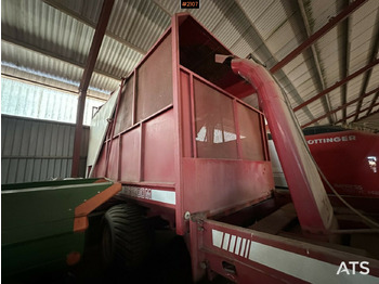 Máquina para produção de feno