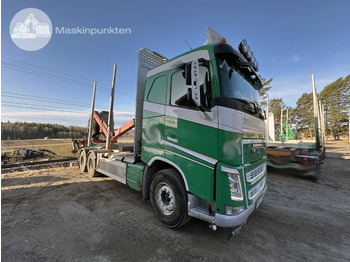 Camião de transporte de madeira VOLVO FH 540