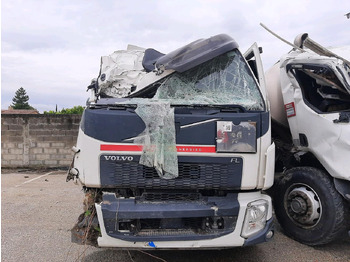 Fotografia de interior 1: Leasing de VOLVO FL 280 CITERNE VOLVO FL 280 CITERNE