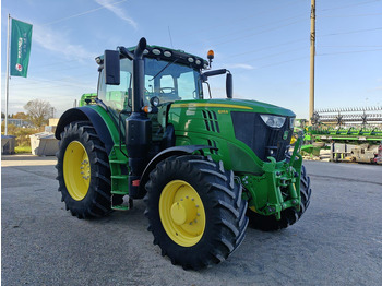 Trator JOHN DEERE 6215R