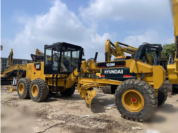 Motoniveladora CATERPILLAR 120H
