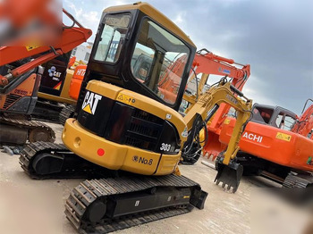 Mini escavadeira CATERPILLAR 303