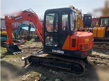 Mini escavadeira DOOSAN DH55