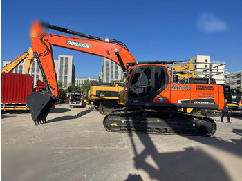 Escavadora de rastos DOOSAN DX260
