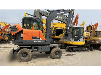 Escavadeira de rodas DOOSAN DX60W