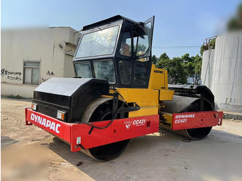 Compactador de asfalto DYNAPAC
