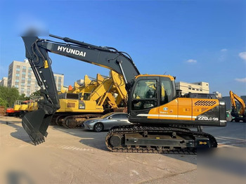 Escavadora de rastos HYUNDAI
