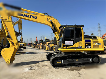 Escavadora de rastos KOMATSU PC200-8