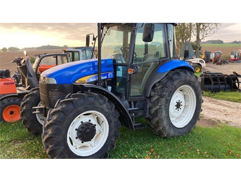 Trator NEW HOLLAND TDD