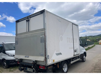 Carrinha frigorífica Iveco Daily 35C15 chłodnia 6 palet winda: foto 3