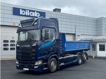 Camião polibenne SCANIA S 580
