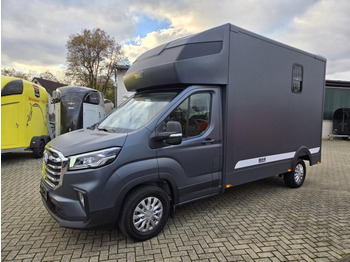 Camião de transporte de cavalos