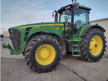 Trator JOHN DEERE 8030 Series