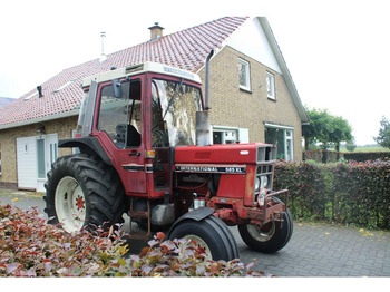 Trator INTERNATIONAL