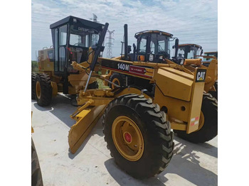 Escavadeira CATERPILLAR 140M