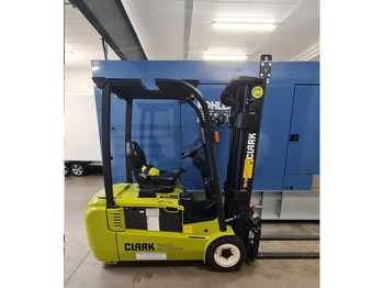 Empilhadeira elétrica CLARK