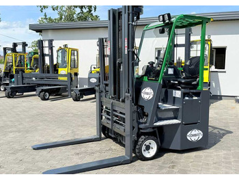 Empilhador de 4 vias Combilift CB2500 / DIESEL / EXTENDABLE FORKS / TRIPLEX / 5500MM / FREE LIFT / SIDE SHIFT / FORK POSITIONER / LIKE NEW: foto 2