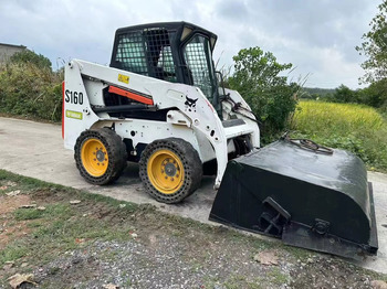 Mini pá carregadora BOBCAT S160