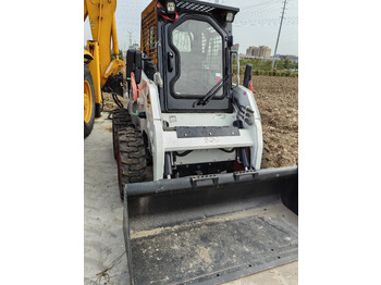 Mini pá carregadora BOBCAT S18