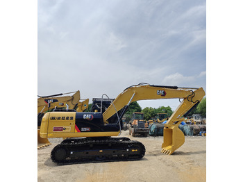 Máquina de construção CATERPILLAR 320D2