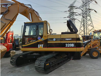 Máquina de construção CATERPILLAR