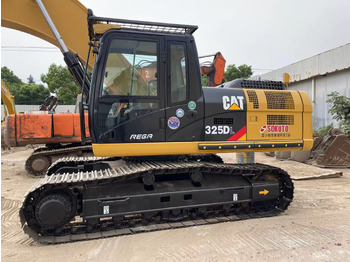 Máquina de construção CATERPILLAR