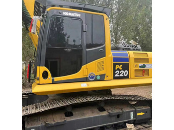Escavadora de rastos KOMATSU PC220-8