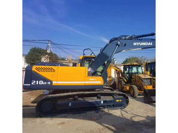 Escavadeira HYUNDAI