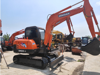 Escavadora de rastos DOOSAN DH60-7