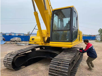 Escavadora de rastos KOMATSU PC220-6: foto 5